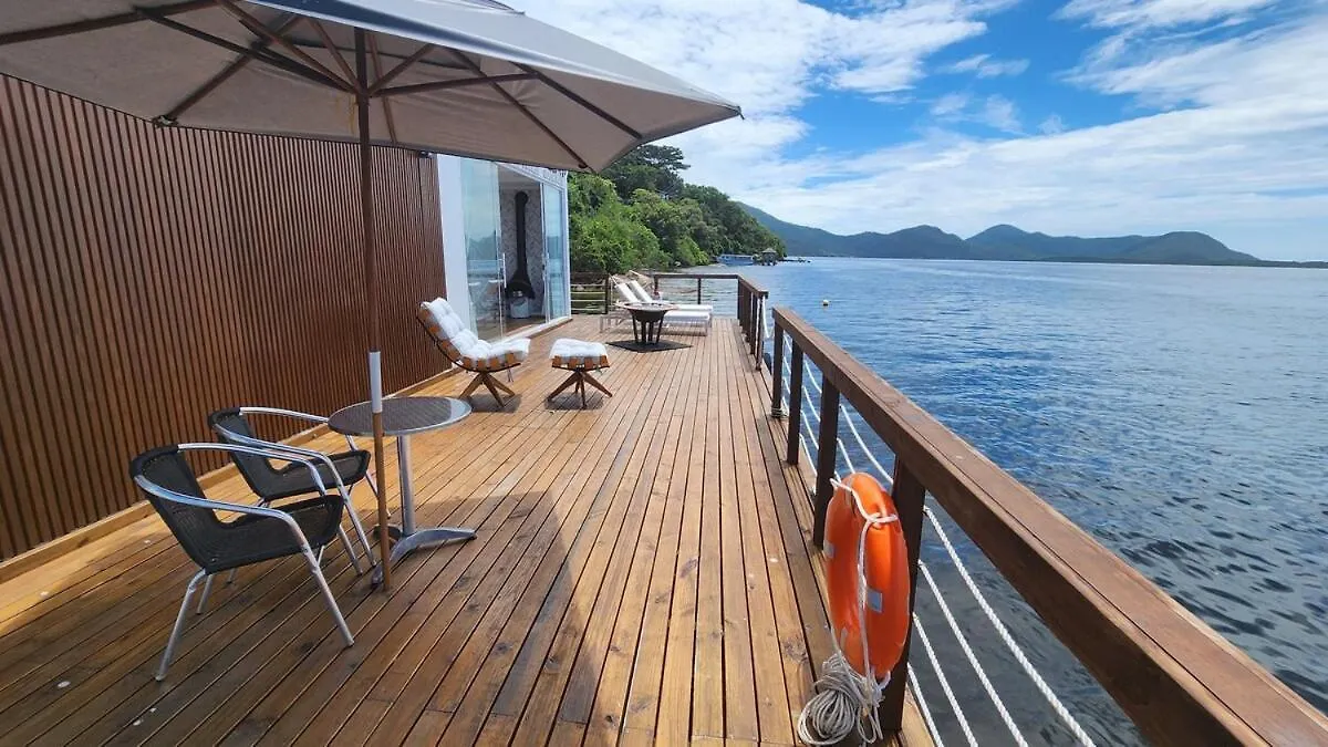 Sky House Summer Boat Hotel Florianópolis Brasilien